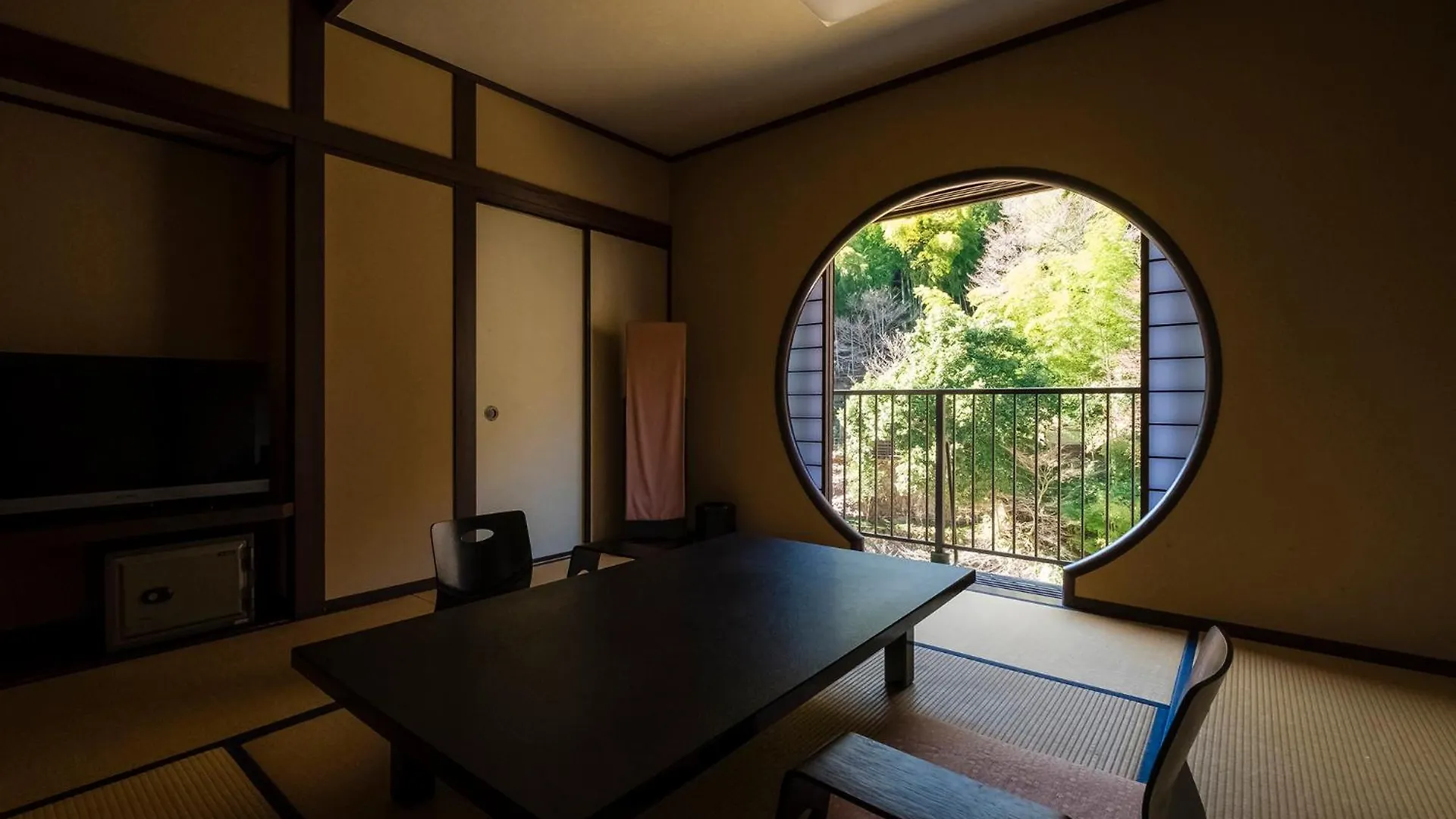Hotel Shiunso Hakone 4*,